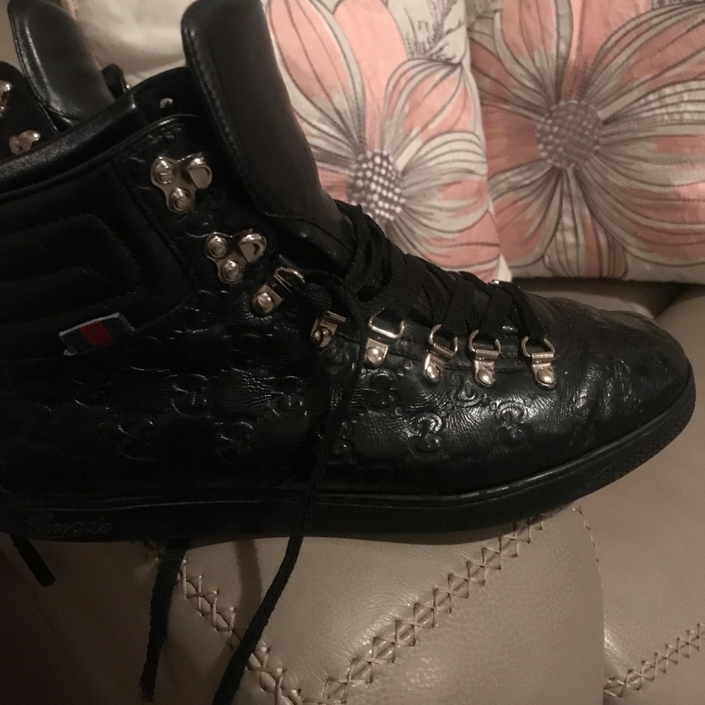 GUCCI HI TOP SNEAKERS